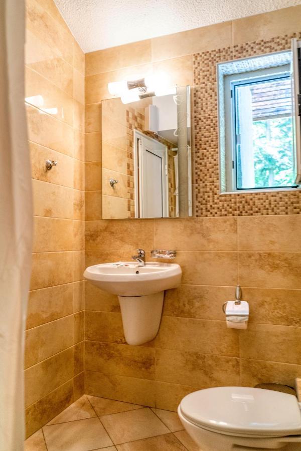 Крушун - Единствена На Метри От Водопадите, Krushun - The Only Stay Just Meters From The Waterfalls Krushuna Buitenkant foto