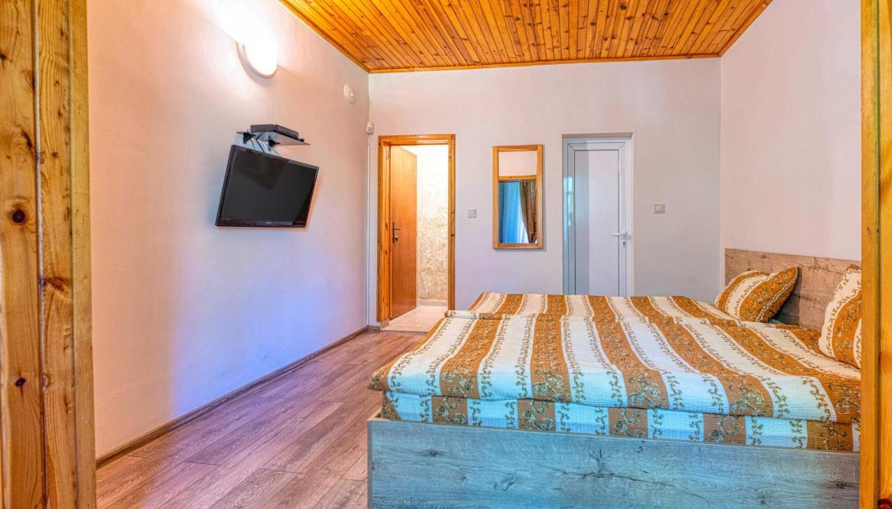 Крушун - Единствена На Метри От Водопадите, Krushun - The Only Stay Just Meters From The Waterfalls Krushuna Buitenkant foto
